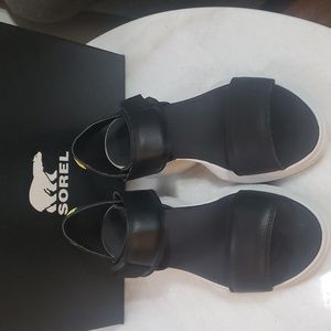 Sorel Women's Explorer Blitz Stride Sandal, size 9.5, color Black/Moonstone.